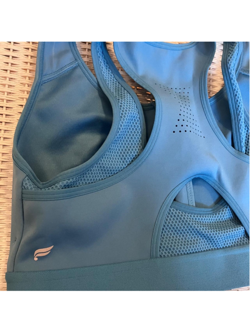 πβ¨ CHIC BLUE FRONT-ZIP SPORTS BRA β¨π - Picture 4 of 5